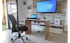 Casa Krisma, Fabulous Modern Spacious 2 Bedrooms Apartment, Remote Work, Fast Wifi, Parking And Ac